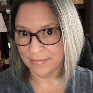 Meet your Posher, Denise